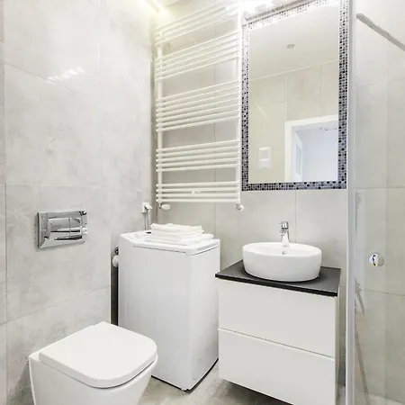 Beautiful Diamond - 10 Min Walk To Market Square! Daire