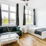 Beautiful Diamond - 10 Min Walk To Market Square! Apartamento
