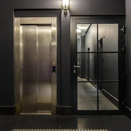 Apartamento Beautiful Diamond - 10 Min Walk To Market Square! Breslavia