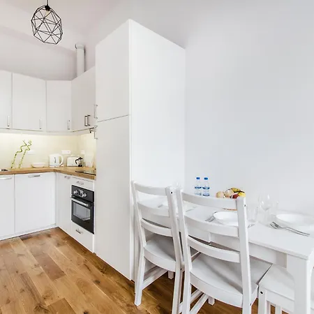 アパート Beautiful Diamond - 10 Min Walk To Market Square! *